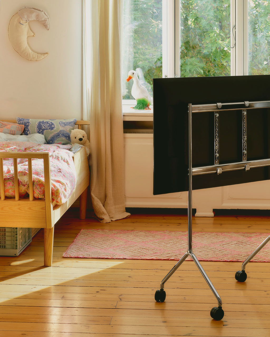 Pedestal Moon Light TV Stands 028 Oat