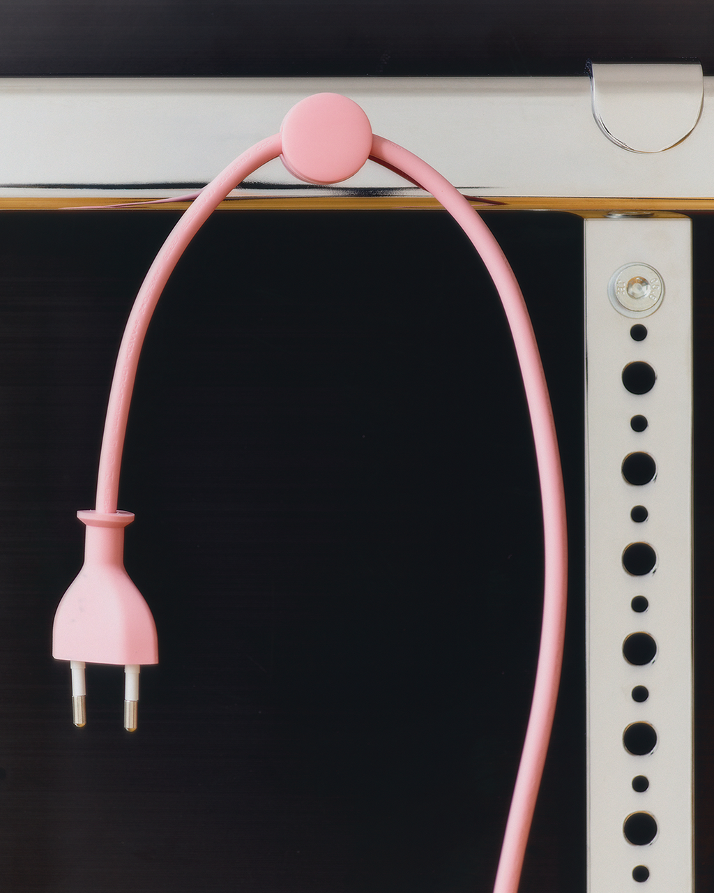 Pedestal Cable Dots Cable Managers 043 Burnin' Red