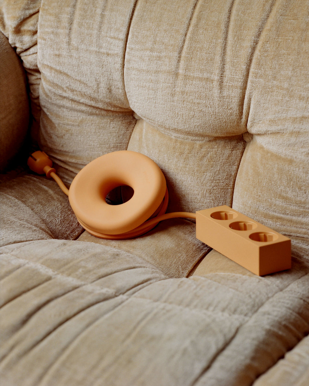 Pedestal Power Bar 2 meters Power Bar 017 Apricot